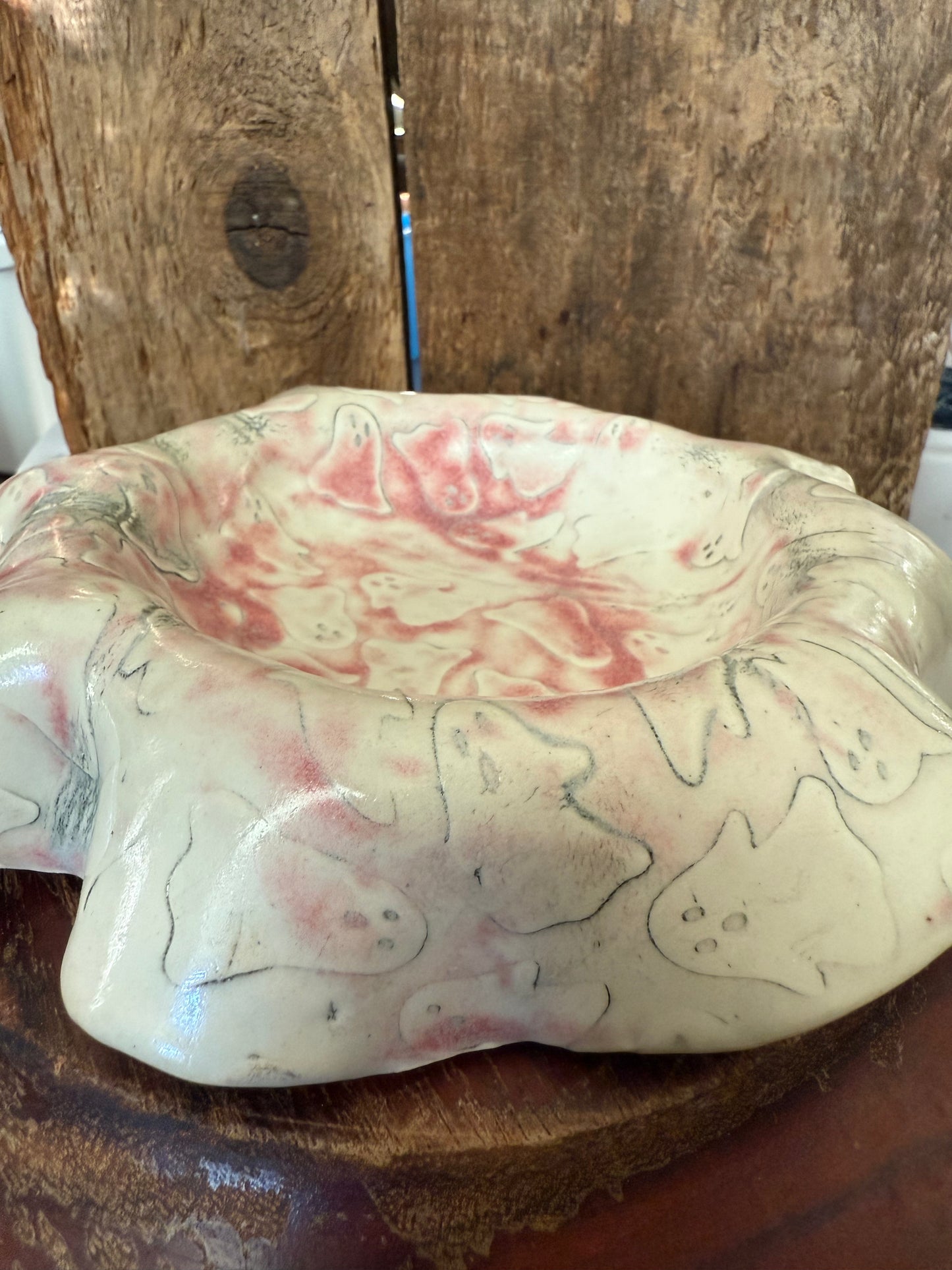 Floating Ghost Plate