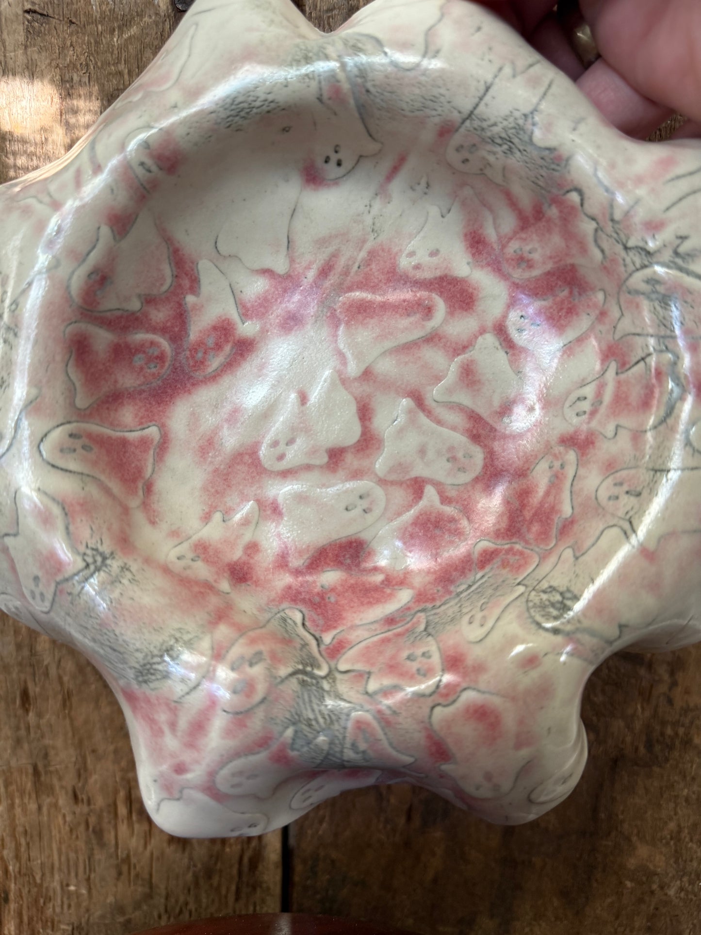 Floating Ghost Plate