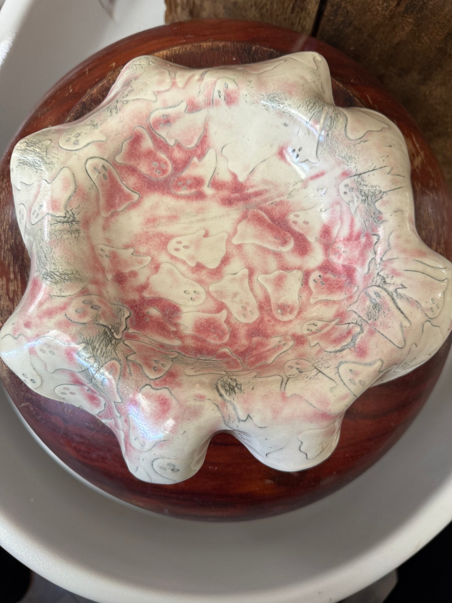 Floating Ghost Plate